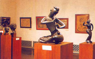 statue